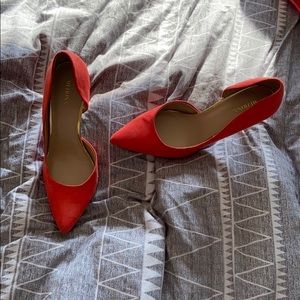 Pointed toe pumps!